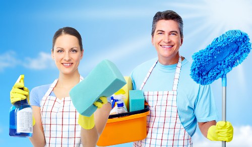 Deep cleaning in SW18 for living rooms and bedrooms